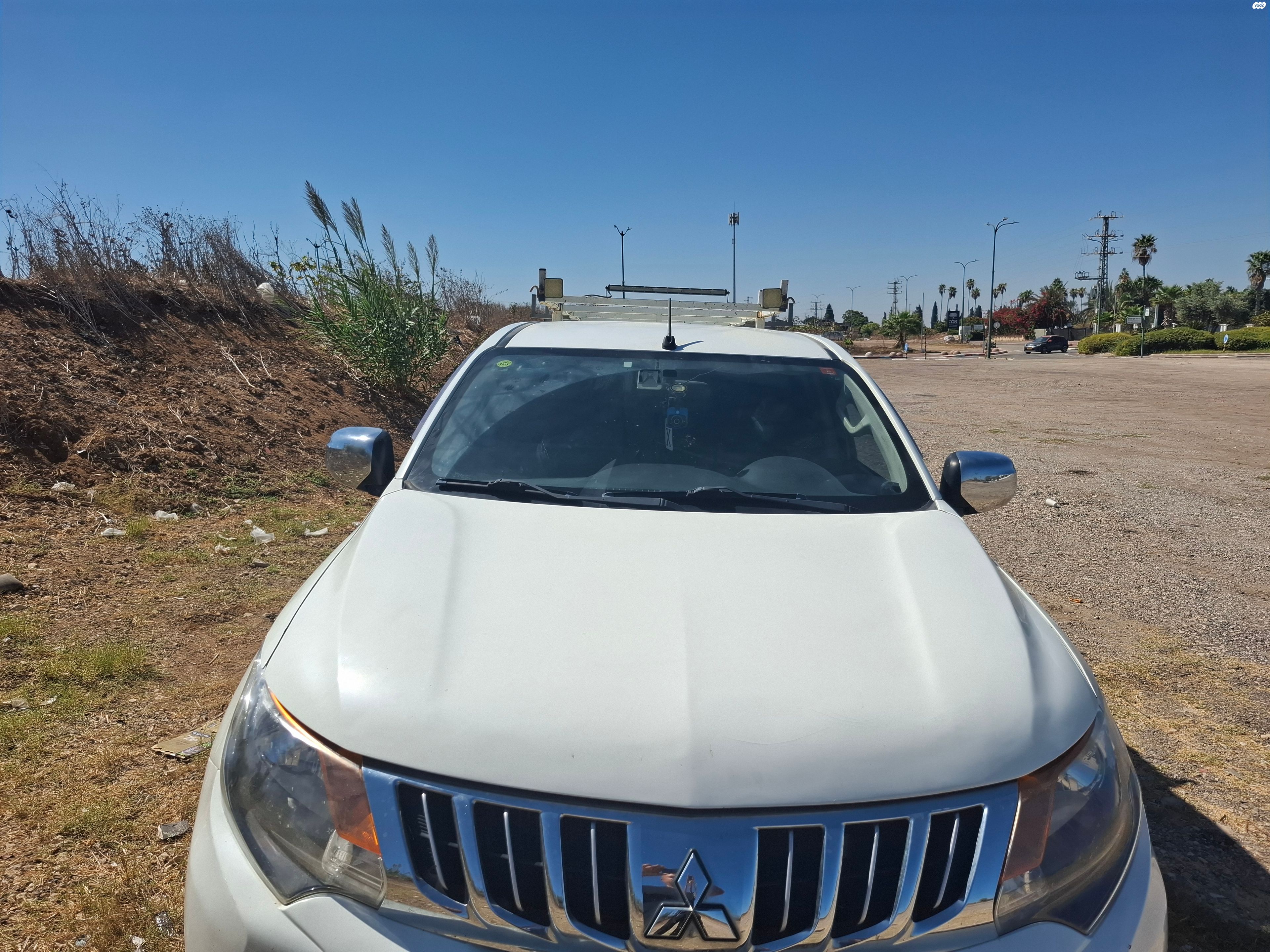 מודעת רכב מיצובישי טרייטון / L200
