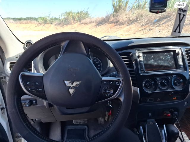 מיצובישי טרייטון / L200