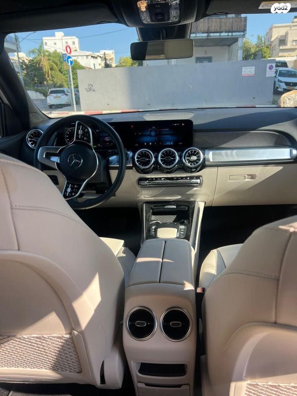 מרצדס-בנץ EQB