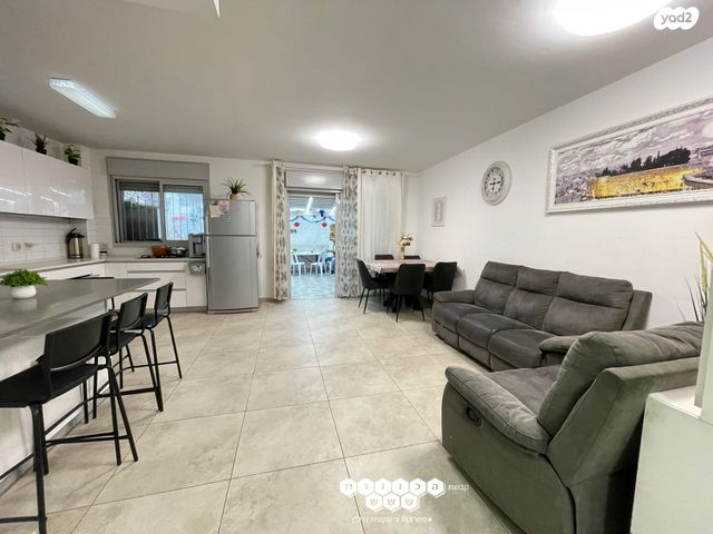 דירת גן, אחיסמך, לוד