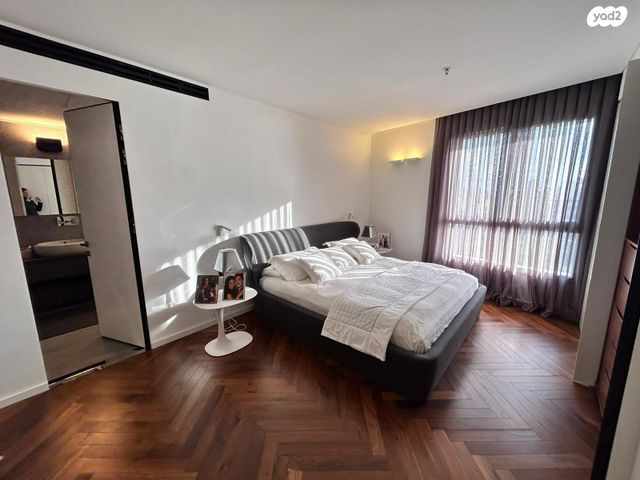 דירה, יוסף לפיד, גלי הים, נתניה