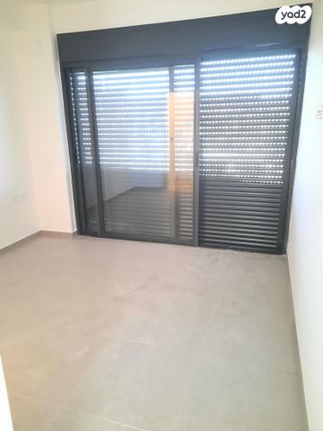 דירת גן, שוהם, אבני חן, חריש