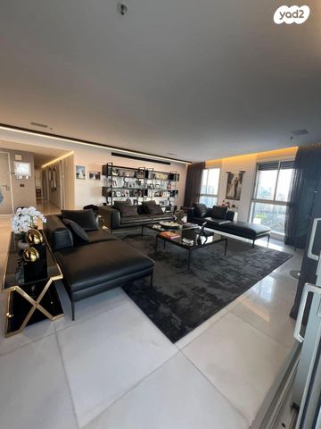 דירה, יוסף לפיד, גלי הים, נתניה