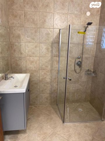 בית פרטי/ קוטג', יצחק שדה, שיכון עובדים, טבריה