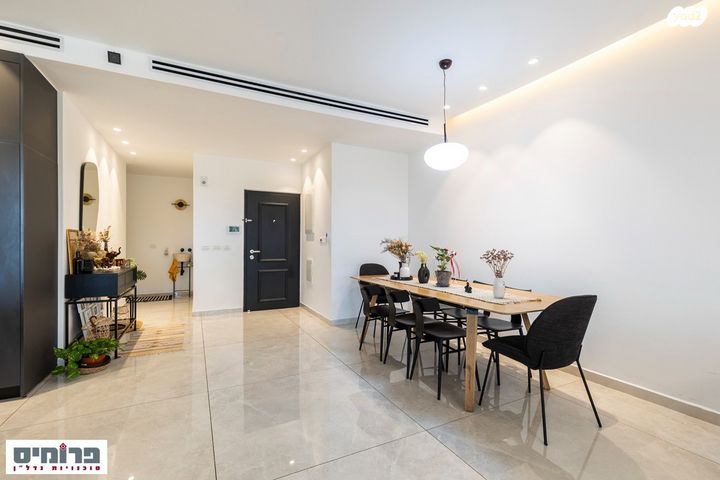 גג/ פנטהאוז, דרך כרמית 12, עין כרם, ירושלים