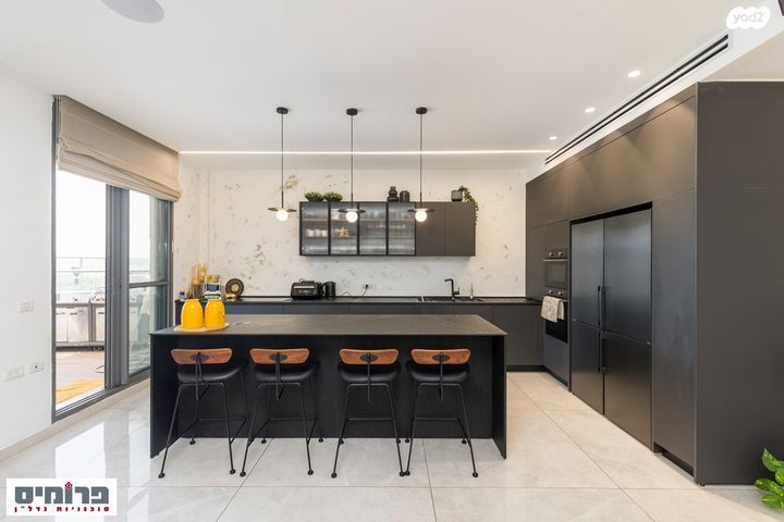 גג/ פנטהאוז, דרך כרמית 12, עין כרם, ירושלים