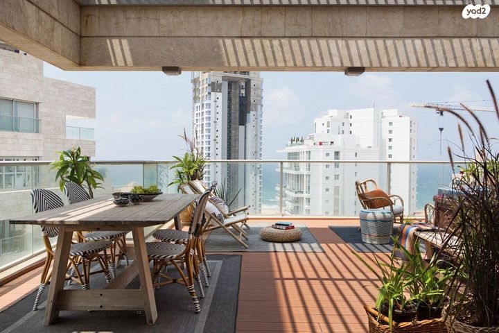 דירה, יוסף לפיד, גלי הים, נתניה