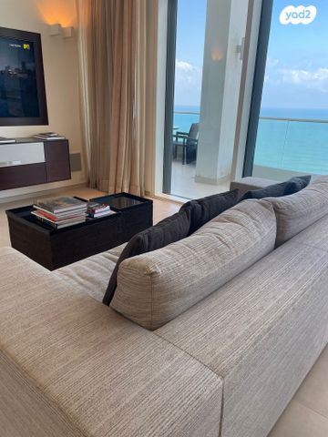 הרצל רוזנבלום 