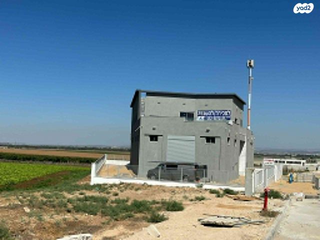 חנויות/ שטח מסחרי