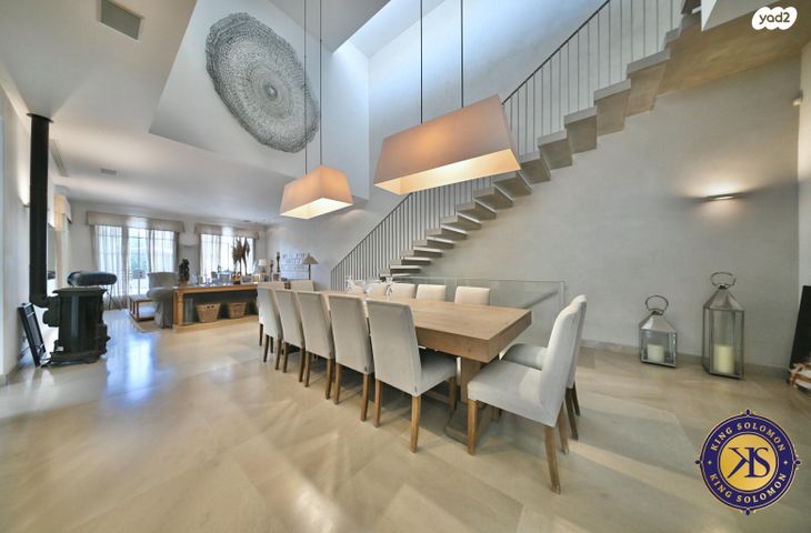 דו משפחתי, סביון