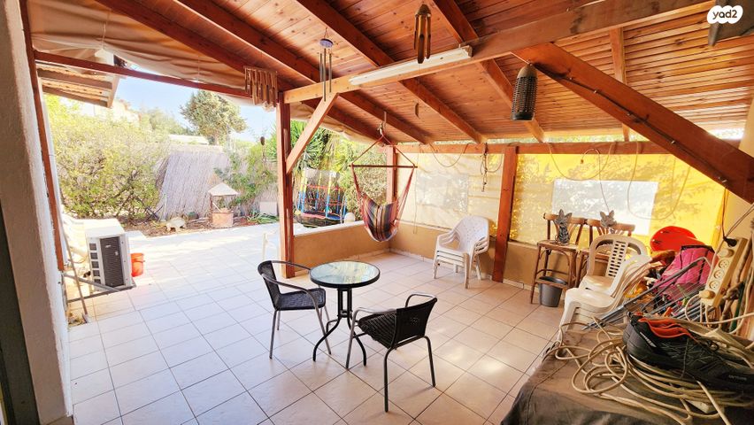 דו משפחתי, החרמון 7, רובע א', אריאל