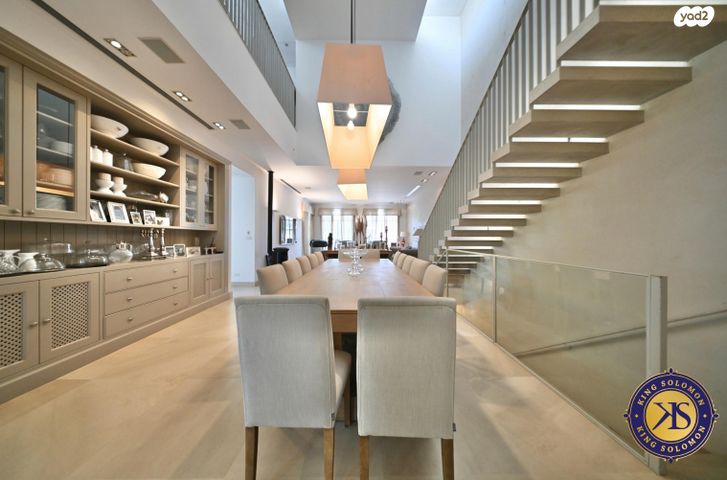 דו משפחתי, סביון