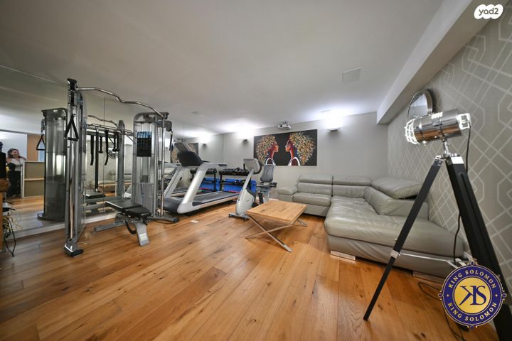 דו משפחתי, סביון