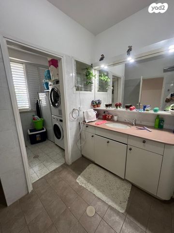 בית פרטי/ קוטג', פרדסיה