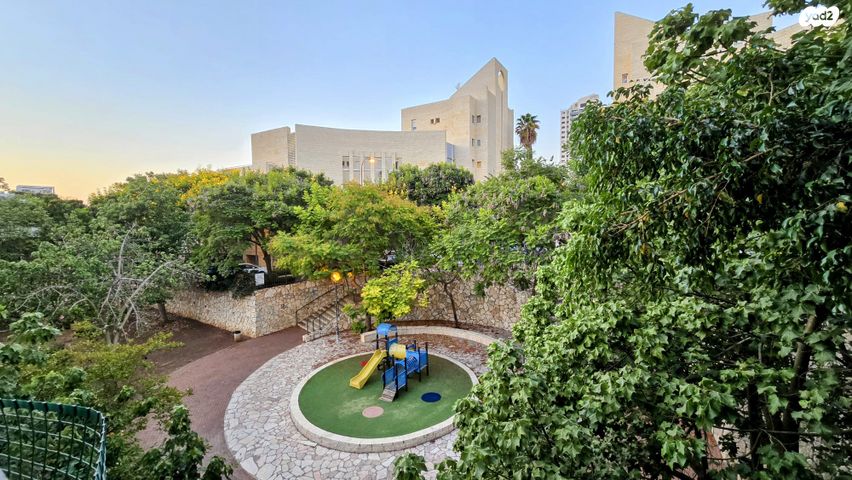 דופלקס, לוע הארי, הפרחים, מודיעין מכבים רעות