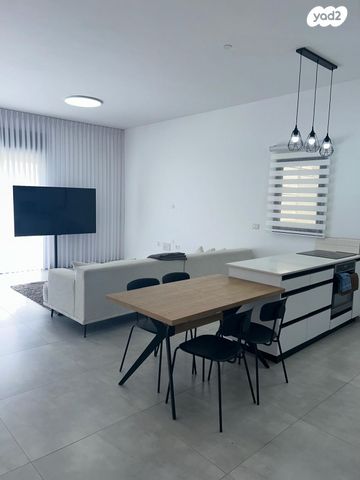 דירת גן, אריאל שרון, נווה שרון / שער העיר, נתיבות