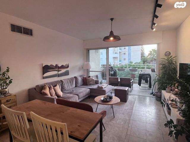 נאות אפקה ב'