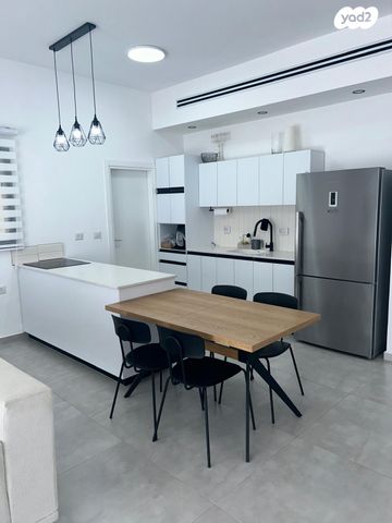 דירת גן, אריאל שרון, נווה שרון / שער העיר, נתיבות