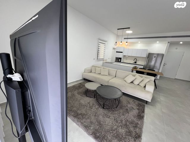 דירת גן, אריאל שרון, נווה שרון / שער העיר, נתיבות