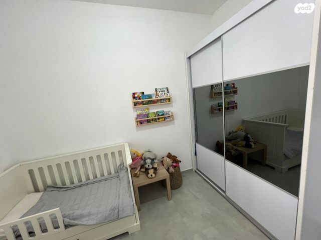 דירת גן, אריאל שרון, נווה שרון / שער העיר, נתיבות