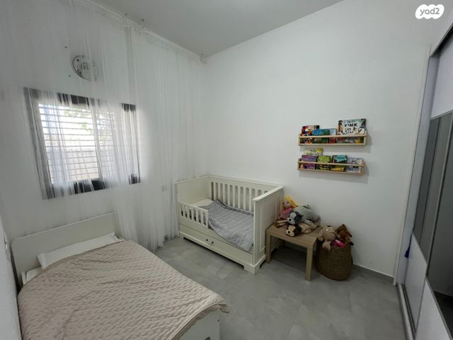 דירת גן, אריאל שרון, נווה שרון / שער העיר, נתיבות