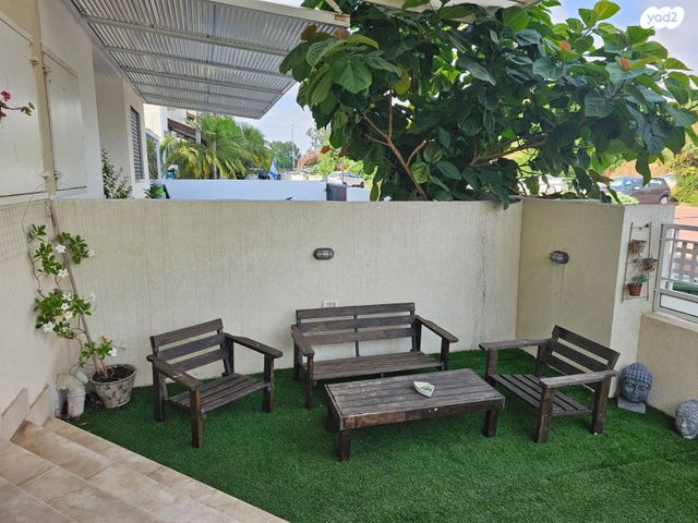 דו משפחתי, הצבר, פרדסיה