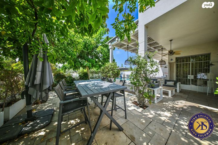 דו משפחתי, סביון