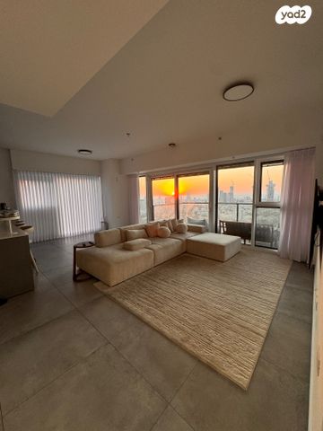 אריאל שרון 10