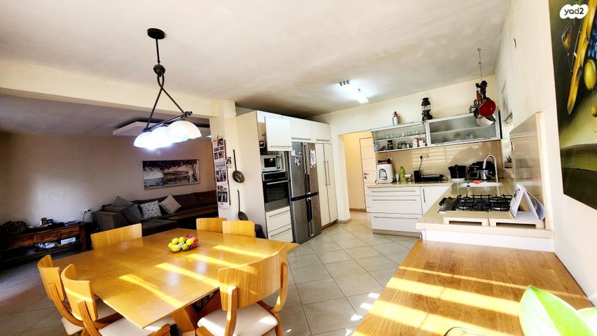 דו משפחתי, החרמון 7, רובע א', אריאל