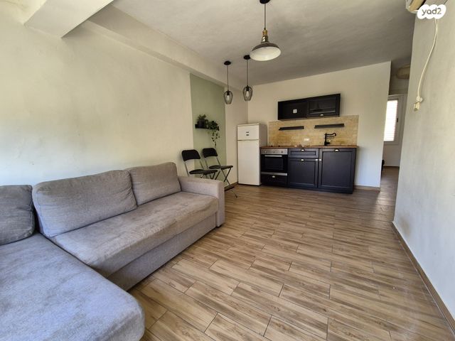 דירה, שמעון בר גיורא, באר שבע