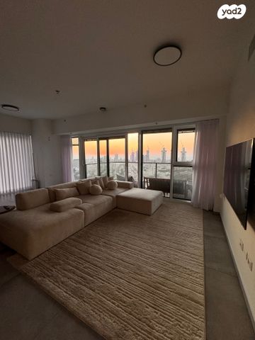 דירה, אריאל שרון 10, סיטי, גבעתיים