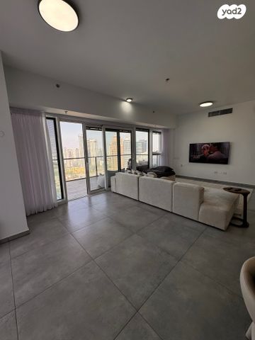 דירה, אריאל שרון 10, סיטי, גבעתיים