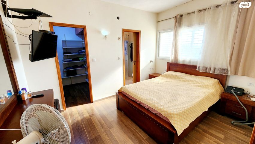 דו משפחתי, החרמון 7, רובע א', אריאל