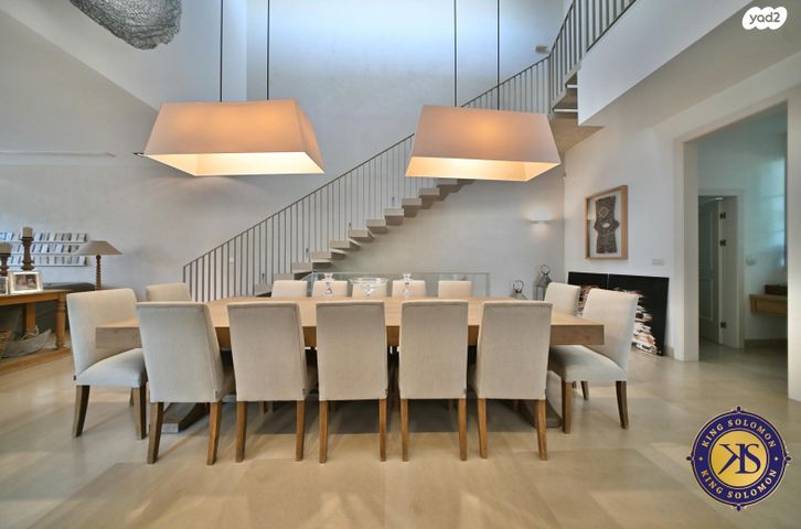 דו משפחתי, סביון