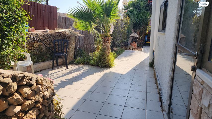 דו משפחתי, החרמון 7, רובע א', אריאל