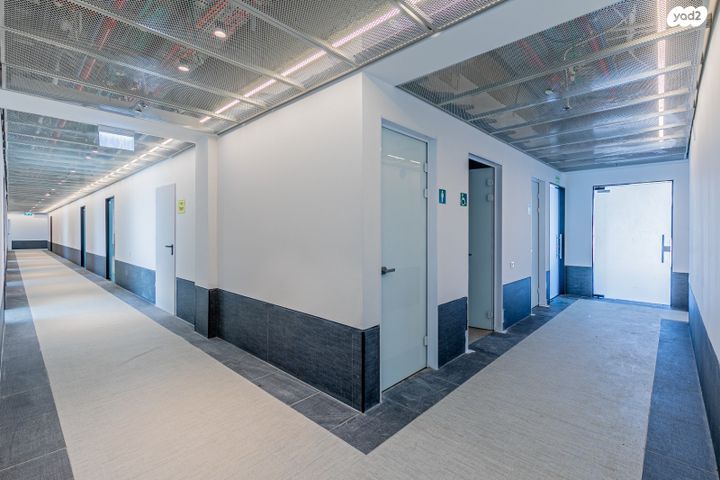 משרדים, ילדי טהרן 8, ראשון לציון