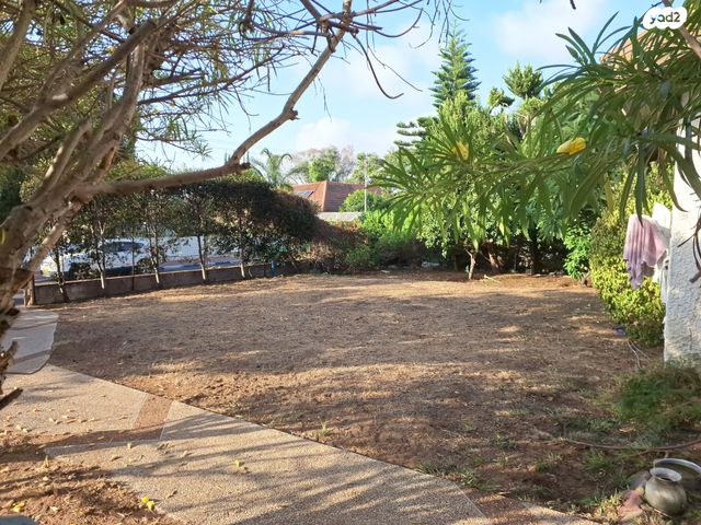 מגרשים, בני בנימין, אבן יהודה