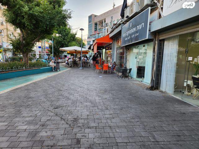 חנויות/ שטח מסחרי