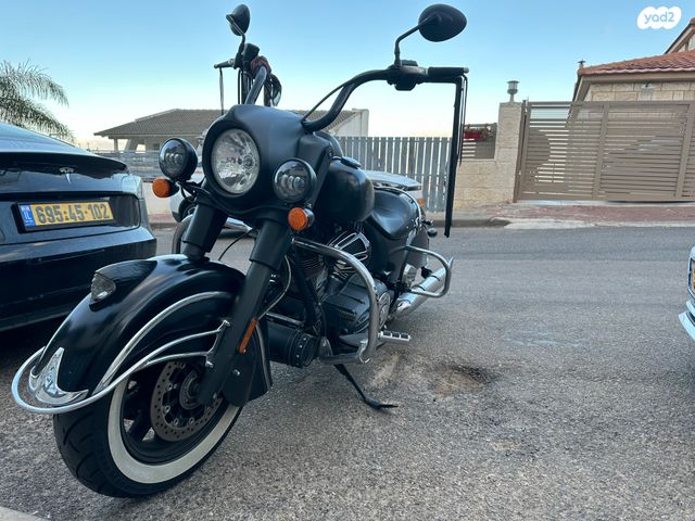 אינדיאן Chief Dark Horse