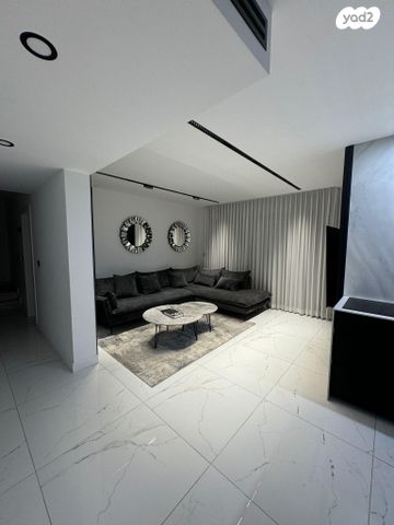 גג/ פנטהאוז, המכבים 48, המכבים, גבעת זאב