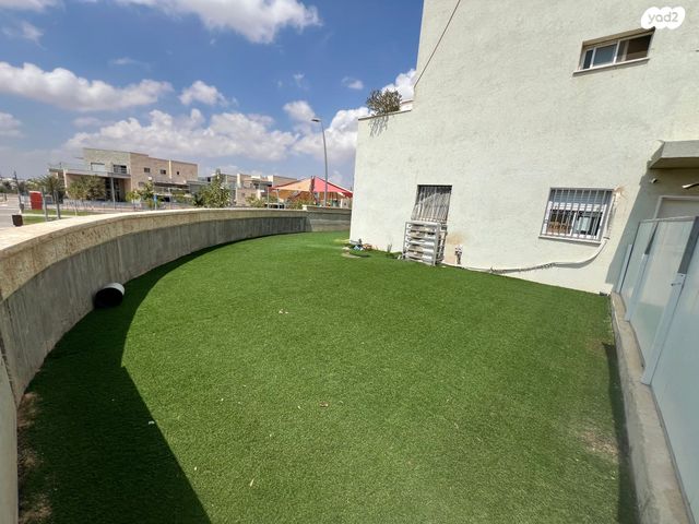 דירת גן, אקליפטוס, אופקים