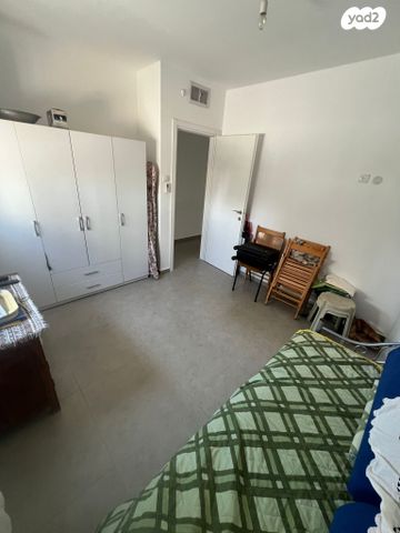 דירת גן, אקליפטוס, אופקים