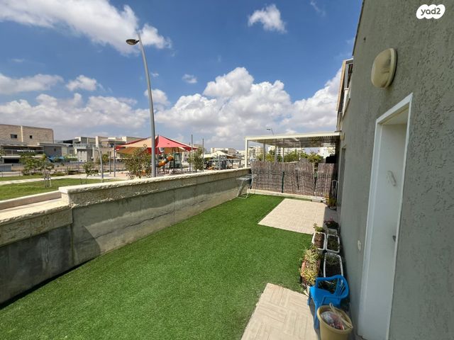 דירת גן, אקליפטוס, אופקים