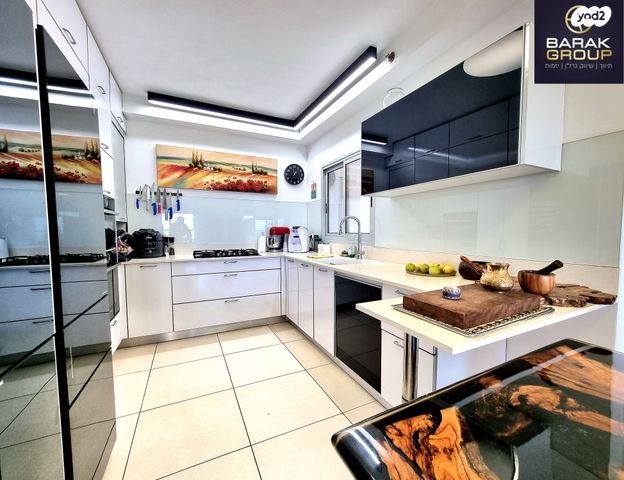 דירה, דרך הפארק 23, קרית השרון, נתניה