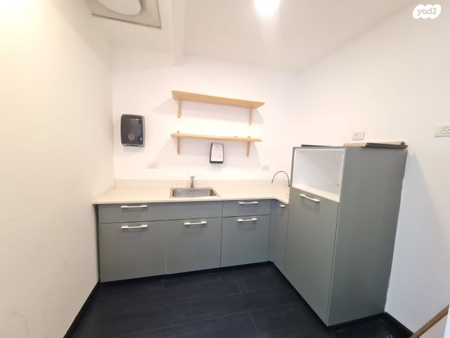 משרדים, דרך זאב ז'בוטינסקי 7, בורסה, רמת גן