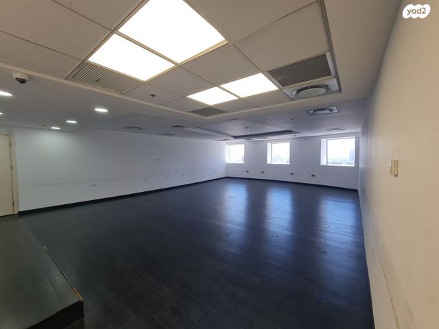 משרדים, דרך זאב ז'בוטינסקי 7, בורסה, רמת גן