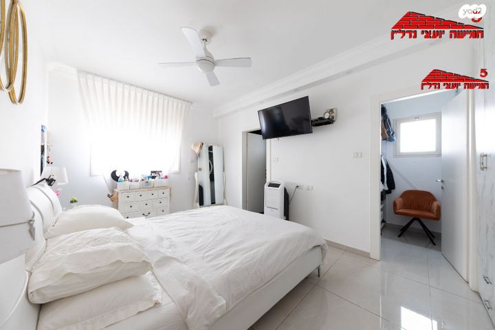 דופלקס, אהרון קרון, ראשונים, ראשון לציון