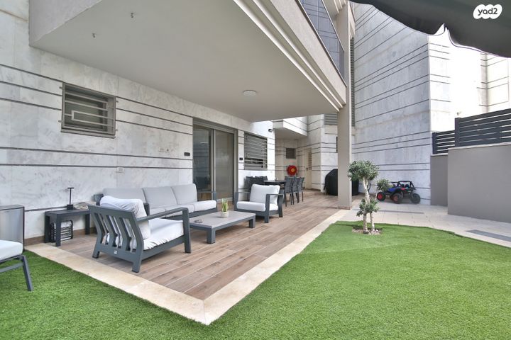 דירת גן, שדרות בית וגן, קרית אתא