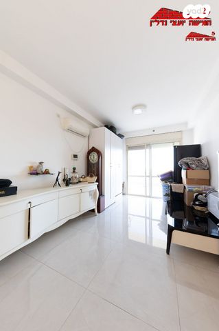 דופלקס, אהרון קרון, ראשונים, ראשון לציון