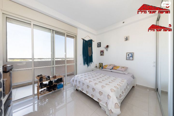 דופלקס, אהרון קרון, ראשונים, ראשון לציון